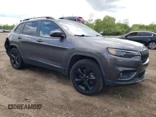 2020 Jeep Cherokee Altitude z VIN 1C4PJMLX4LD505953, wystawiony jako Copart lot #57339175 z przebiegiem 53 194 mil mil oraz Szkoda całkowita • Salvage title. Historia ofert i sprzedaży dostępna na DreamBid. Obrazek 4.