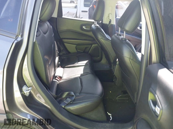2018 Jeep Compass Limited with VIN 3C4NJDCB8JT284845, listed as a IAAI auction lot 42049290 with 59,210 mi miles and . Bid and sale history available at carsss.com. Image 8.