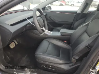 2024 Tesla Model 3 z VIN 5YJ3E1EAXRF741132, wystawiony jako Copart lot #47823795 z przebiegiem 25 183 mil mil oraz Szkody całkowita. Historia ofert i sprzedaży dostępna na DreamBid. Obrazek 7.