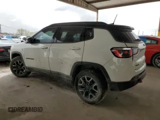 2019 Jeep Compass Trailhawk with VIN 3C4NJDDB9KT670934, listed as a Copart auction lot 48968305 with 101,129 mi miles and Clean Title. Bid and sale history available at carsss.com. Image 2.