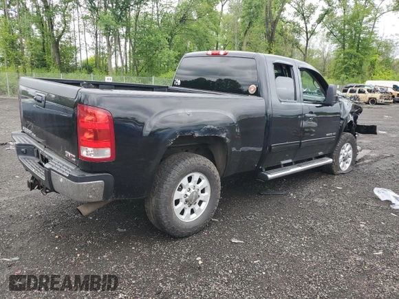 2012 GMC Sierra 2500HD SLE z VIN 1GT220CG3CZ241577, wystawiony jako Copart lot #58050175 z przebiegiem 166 821 mil mil oraz Szkoda całkowita • Salvage title. Historia ofert i sprzedaży dostępna na DreamBid. Obrazek 3.