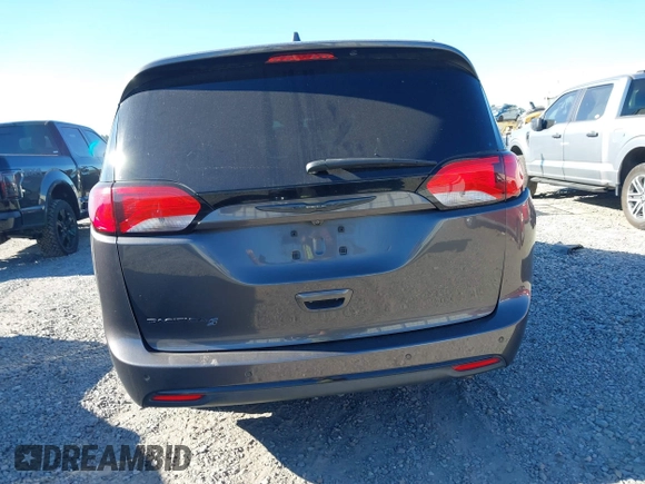 2020 Chrysler Pacifica Touring with VIN 2C4RC1FG1LR245764, listed as a IAAI auction lot 40646472 with 86,119 mi miles and . Bid and sale history available at DreamBid. Image 16.