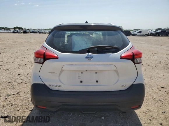 2018 Nissan Kicks SV with VIN 3N1CP5CU5JL502935, listed as a Copart auction lot 56126525 with 49,519 mi miles and Salvage title. Bid and sale history available at DreamBid. Image 6.