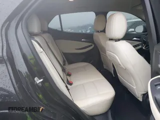 2024 Buick Encore GX Avenir с VIN KL4AMGSL2RB030038, выставлен на аукционе IAAI как лот 41425381 с пробегом 4 441 миль миль и . История ставок и продаж доступна на DreamBid. Изображение 8.