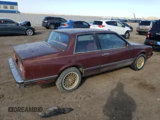 1982 Chevrolet Celebrity z VIN 1G1AW27RXCG123019, wystawiony jako Copart lot #77016544 z przebiegiem 57 150 mil mil oraz Tytuł czysty. Historia ofert i sprzedaży dostępna na DreamBid. Obrazek 3.