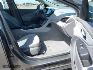 2017 Chevrolet Volt LT with VIN 1G1RA6S56HU110421, listed as a IAAI auction lot 42034738 with 41,927 mi miles. Bid and sale history available at carsss.com. Image 5.