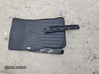 2009 MINI Convertible с VIN WMWMR33579TU95581, выставлен на аукционе Copart как лот 45914735 с пробегом 129 790 миль миль и Списание • Salvage title. История ставок и продаж доступна на DreamBid. Изображение 14.