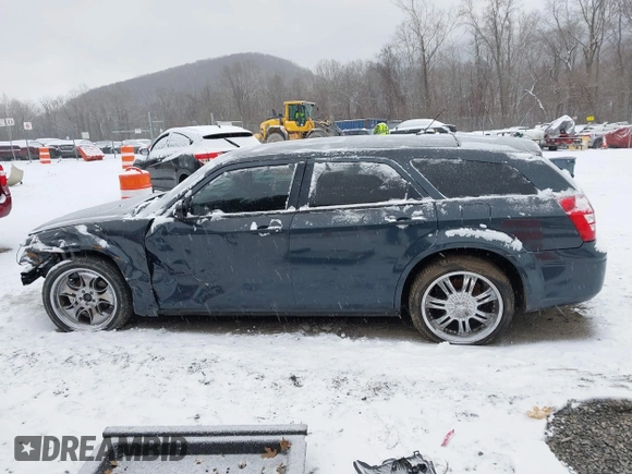 2008 Dodge Magnum SXT with VIN 2D4FV37V08H246362, listed as a IAAI auction lot 41613598 with Not Provided miles and . Bid and sale history available at DreamBid. Image 13.