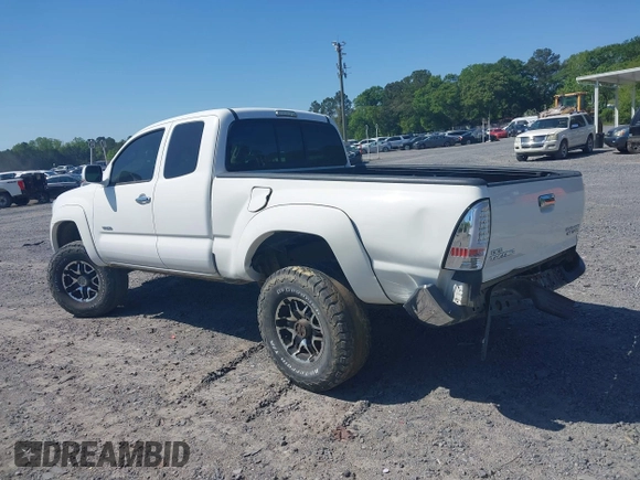 2007 Toyota Tacoma PreRunner with VIN 5TETU62N47Z425485, listed as a IAAI auction lot 42017517 with 209,850 mi miles. Bid and sale history available at carsss.com. Image 3.