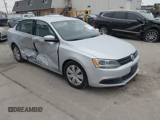 2013 Volkswagen Jetta Sedan SE w/Convenience/Sunroof with VIN 3VWDX7AJ5DM367568, listed as a IAAI auction lot 41560464 with 136,115 mi miles. Bid and sale history available at carsss.com. Image 1.