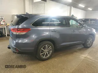 2017 Toyota Highlander XLE with VIN 5TDJZRFH4HS425659, listed as a Copart auction lot 59679785 with 170,593 mi miles and Salvage title. Bid and sale history available at DreamBid. Image 3.