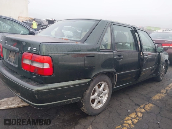 1998 Volvo S70 z VIN YV1LS5574W3526725, wystawiony jako IAAI lot #40676024 z przebiegiem 241 558 mil mil oraz . Historia ofert i sprzedaży dostępna na DreamBid. Obrazek 4.