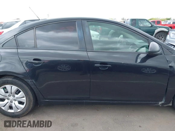 2015 Chevrolet Cruze LS z VIN 1G1PA5SH4F7155493, wystawiony jako IAAI lot #42202780 z przebiegiem 179 528 mil mil oraz . Historia ofert i sprzedaży dostępna na DreamBid. Obrazek 12.