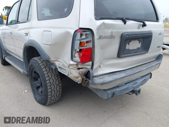 2000 Toyota 4Runner SR5 with VIN JT3GN86R1Y0139753, listed as a IAAI auction lot 42192055 with 178,459 mi miles and . Bid and sale history available at DreamBid. Image 13.
