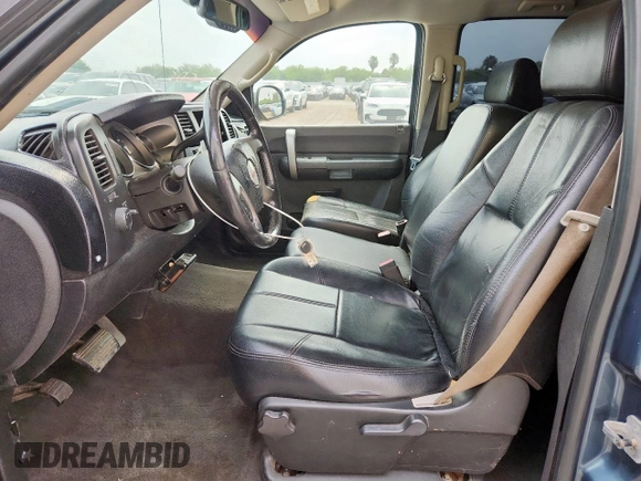 2007 GMC Sierra 1500 SLE1 z VIN 2GTEC13J771646190, wystawiony jako Copart lot #58850895 z przebiegiem 199 334 mil mil oraz Czysty tytuł • Clean title. Historia ofert i sprzedaży dostępna na DreamBid. Obrazek 7.