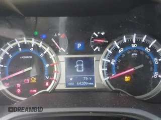 2019 Toyota 4Runner SR5 с VIN JTEBU5JR0K5664825, выставлен на аукционе IAAI как лот 42104780 с пробегом 64 209 миль миль и . История ставок и продаж доступна на DreamBid. Изображение 7.