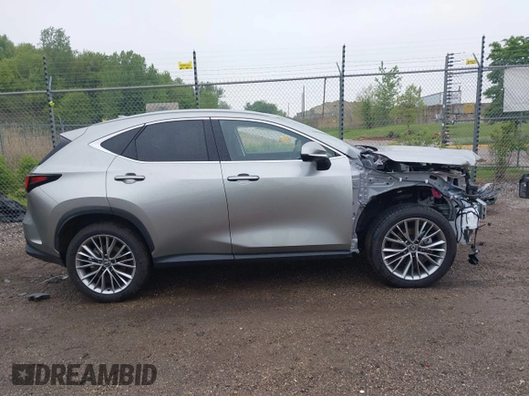 2025 Lexus NX 350h Premium z VIN JTJGKCEZ2S2054535, wystawiony jako IAAI lot #42300774 z przebiegiem 2 612 mil mil oraz . Historia ofert i sprzedaży dostępna na DreamBid. Obrazek 14.