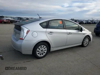 2012 Toyota Prius with VIN JTDKN3DP5C3014787, listed as a Copart auction lot 46526675 with 113,960 mi miles and Clean Title. Bid and sale history available at DreamBid. Image 3.