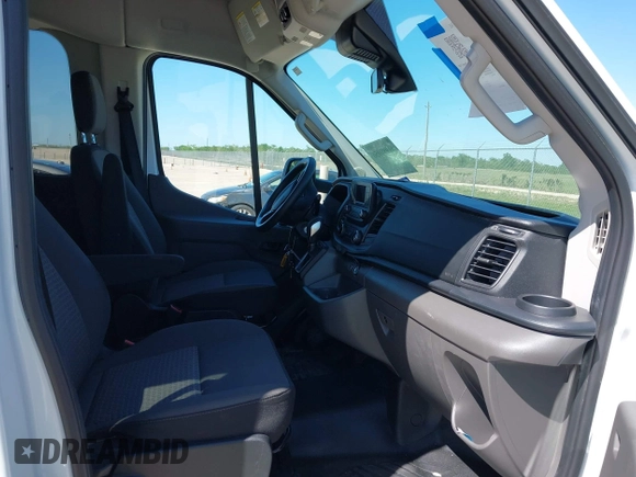 2024 Ford Transit Passenger XL z VIN 1FBAX2C81RKA68648, wystawiony jako IAAI lot #41980956 z przebiegiem 11 942 mil mil oraz . Historia ofert i sprzedaży dostępna na DreamBid. Obrazek 5.