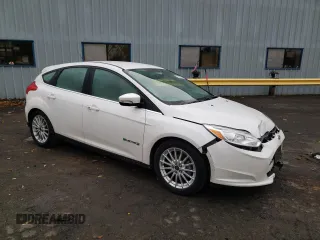 2015 Ford Focus Electric z VIN 1FADP3R41FL232835, wystawiony jako Copart lot #70969312 z przebiegiem 39 606 mil mil oraz . Historia ofert i sprzedaży dostępna na DreamBid. Obrazek 4.