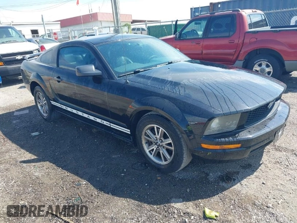 2005 Ford Mustang Deluxe with VIN 1ZVFT80N855159738, listed as a IAAI auction lot 42063276 with 214,063 mi miles. Bid and sale history available at carsss.com. Image 1.
