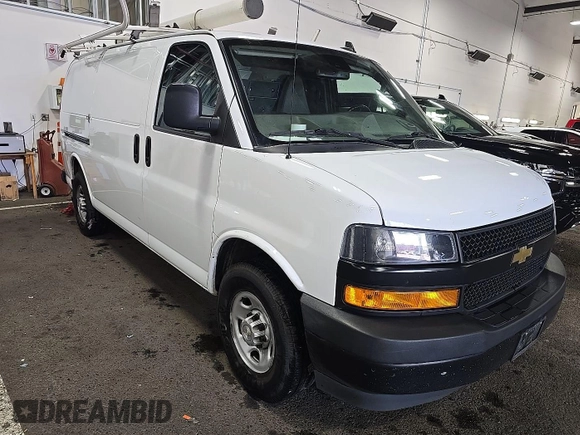 2021 Chevrolet Express Cargo with VIN 1GCWGAFP9M1151547, listed as a IAAI auction lot 42631437 with 130,120 mi miles and . Bid and sale history available at DreamBid. Image 27.