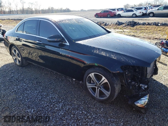 2018 Mercedes-Benz E-Class E 300 with VIN WDDZF4KB4JA447699, listed as a Copart auction lot 73280172 with 10,101 mi miles. Bid and sale history available at carsss.com. Image 4.