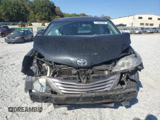 2017 Toyota Sienna XLE Auto Access Seat with VIN 5TDYZ3DC3HS829197, listed as a Copart auction lot 77864334 with 236,171 mi miles and Non Repairable. Bid and sale history available at DreamBid. Image 5.