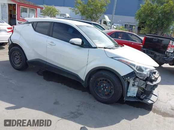 2018 Toyota C-HR XLE z VIN NMTKHMBX4JR049041, wystawiony jako IAAI lot #42038397 z przebiegiem 74 930 mil mil oraz . Historia ofert i sprzedaży dostępna na DreamBid. Obrazek 1.