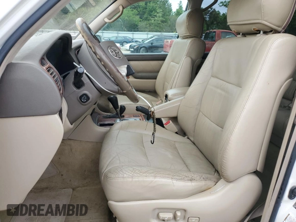 2006 Toyota Land Cruiser z VIN JTEHT05J162094541, wystawiony jako Copart lot #55260235 z przebiegiem 184 629 mil mil oraz Szkody całkowita. Historia ofert i sprzedaży dostępna na DreamBid. Obrazek 7.