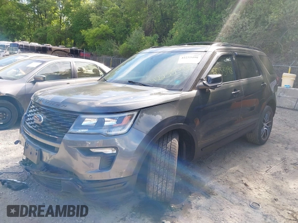 2018 Ford Explorer Sport z VIN 1FM5K8GT9JGC59377, wystawiony jako IAAI lot #42233498 z przebiegiem 103 479 mil mil oraz . Historia ofert i sprzedaży dostępna na DreamBid. Obrazek 18.