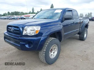 2005 Toyota Tacoma z VIN 5TEUU42NX5Z071204, wystawiony jako IAAI lot #42375147 z przebiegiem 196 158 mil mil oraz . Historia ofert i sprzedaży dostępna na DreamBid. Obrazek 17.