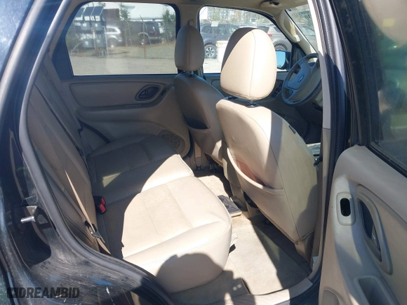 2006 Ford Escape XLT with VIN 1FMCU931X6KB64889, listed as a IAAI auction lot 41779430 with 202,177 mi miles. Bid and sale history available at carsss.com. Image 8.