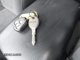 2004 Jeep Liberty Limited z VIN 1J4GL58K34W211893, wystawiony jako IAAI lot #41941287 z przebiegiem 139 985 mil mil oraz . Historia ofert i sprzedaży dostępna na DreamBid. Obrazek 11.