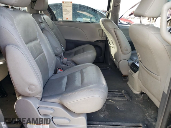 2019 Toyota Sienna XLE Auto Access Seat with VIN 5TDYZ3DC9KS019158, listed as a Copart auction lot 46641975 with 304,551 mi miles and Salvage Title. Bid and sale history available at carsss.com. Image 11.