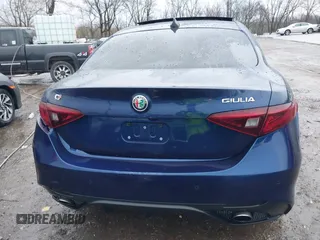 2019 Alfa Romeo Giulia Ti z VIN ZARFANBN8K7601203, wystawiony jako IAAI lot #41206418 z przebiegiem 4 000 mil mil oraz . Historia ofert i sprzedaży dostępna na DreamBid. Obrazek 17.