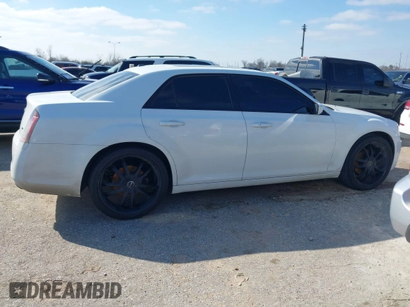 2014 Chrysler 300 with VIN 2C3CCAGG1EH375447, listed as a IAAI auction lot 41604083 with 180,286 mi miles. Bid and sale history available at carsss.com. Image 13.