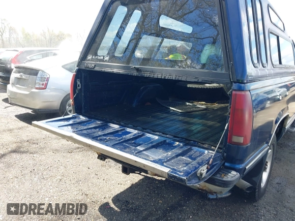 1996 GMC Sierra 1500 with VIN 1GTGC24F7TZ541482, listed as a IAAI auction lot 41968945 with 195,351 mi miles and . Bid and sale history available at DreamBid. Image 6.
