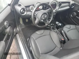 2011 MINI Convertible S z VIN WMWZP3C52BTX84305, wystawiony jako Copart lot #59586995 z przebiegiem 36 217 mil mil oraz Szkoda całkowita • Salvage title. Historia ofert i sprzedaży dostępna na DreamBid. Obrazek 8.