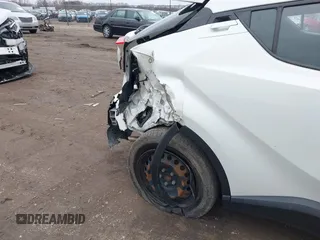 2020 Toyota C-HR LE z VIN NMTKHMBX4LR105143, wystawiony jako IAAI lot #41731044 z przebiegiem 46 236 mil mil oraz . Historia ofert i sprzedaży dostępna na DreamBid. Obrazek 6.