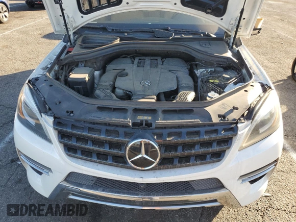 2015 Mercedes-Benz M 400 with VIN 4JGDA5GB2FA586282, listed as a Copart auction lot 85108304 with 123,808 mi miles and Salvage Title. Bid and sale history available at DreamBid. Image 14.