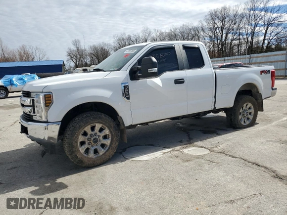 2019 Ford F-250 XL with VIN 1FT7X2B62KEF23095, listed as a Copart auction lot 47957665 with 165,939 mi miles and Salvage Title. Bid and sale history available at DreamBid. Image 1.