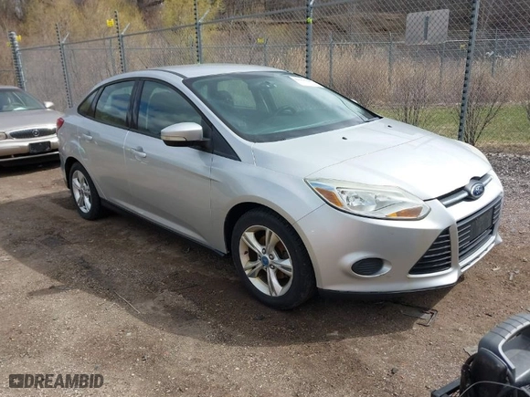 2013 Ford Focus SE with VIN 1FADP3F20DL122164, listed as a IAAI auction lot 41955687 with 276,753 mi miles. Bid and sale history available at carsss.com. Image 1.