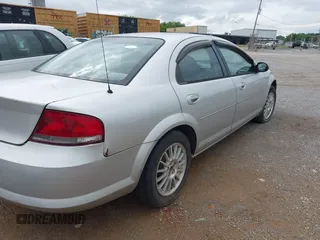 2004 Chrysler Sebring LX z VIN 1C3EL46X44N364069, wystawiony jako IAAI lot #42467873 z przebiegiem 153 241 mil mil oraz . Historia ofert i sprzedaży dostępna na DreamBid. Obrazek 4.