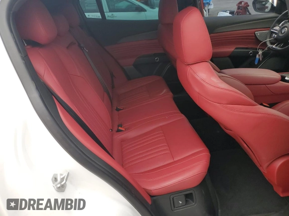 2023 Maserati Grecale Modena z VIN ZN682AVM0P7432182, wystawiony jako Copart lot #52376645 z przebiegiem 9 408 mil mil oraz Szkoda całkowita • Salvage title. Historia ofert i sprzedaży dostępna na DreamBid. Obrazek 11.