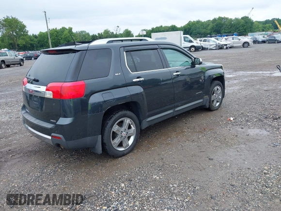 2013 GMC Terrain SLT z VIN 2GKFLXE34D6357969, wystawiony jako IAAI lot #42628061 z przebiegiem 171 704 mil mil oraz . Historia ofert i sprzedaży dostępna na DreamBid. Obrazek 4.
