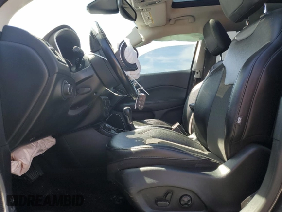 2020 Jeep Compass Latitude z VIN 3C4NJDBB2LT161837, wystawiony jako Copart lot #57730035 z przebiegiem 37 689 mil mil oraz Szkoda całkowita • Salvage title. Historia ofert i sprzedaży dostępna na DreamBid. Obrazek 7.