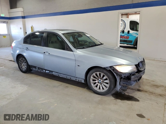 2009 BMW 3 Series 328i with VIN WBAPH77509NM28715, listed as a Copart auction lot 50354365 with 194,826 mi miles and Salvage Title. Bid and sale history available at carsss.com. Image 4.