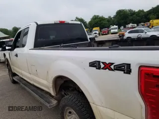 2019 Ford F-250 XL with VIN 1FT7X2B68KED72179, listed as a IAAI auction lot 42222253 with 135,218 mi miles and . Bid and sale history available at DreamBid. Image 1.