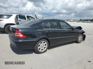 2005 Mercedes-Benz C 240 z VIN WDBRF61J05A771378, wystawiony jako Copart lot #64132575 z przebiegiem 134 018 mil mil oraz Szkoda całkowita • Salvage title. Historia ofert i sprzedaży dostępna na DreamBid. Obrazek 3.